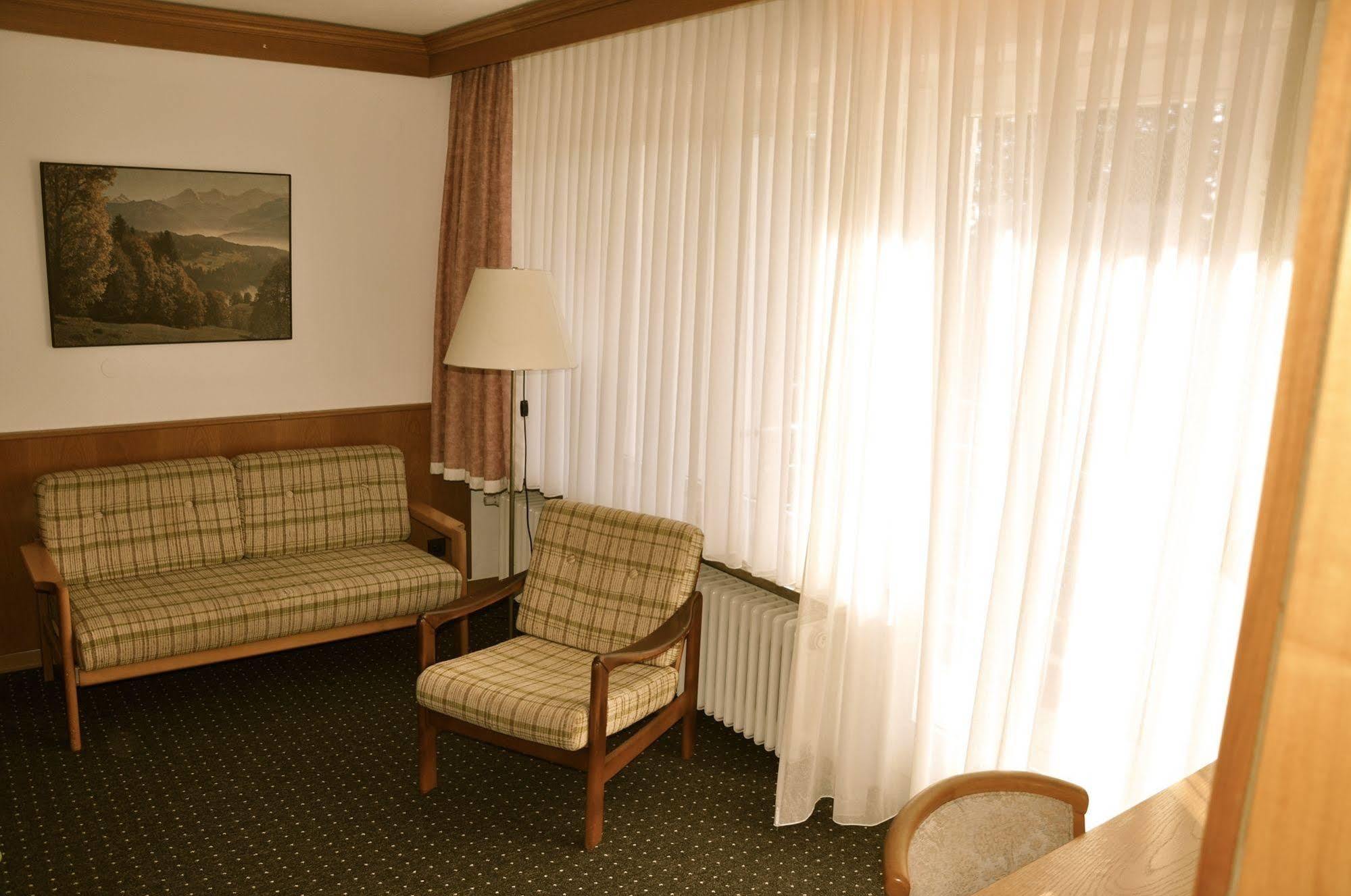 Hotel Hirsch Фройденштадт Экстерьер фото